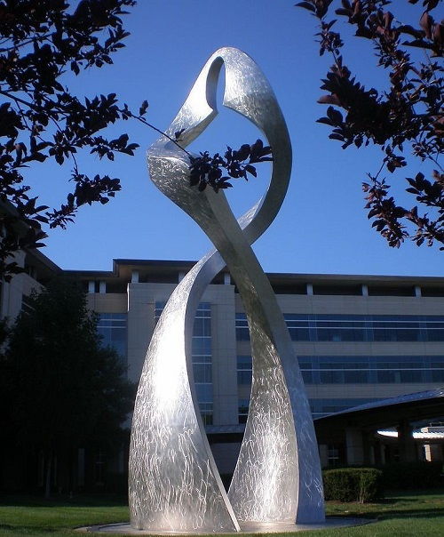 不锈钢雕塑优点的优点有哪些